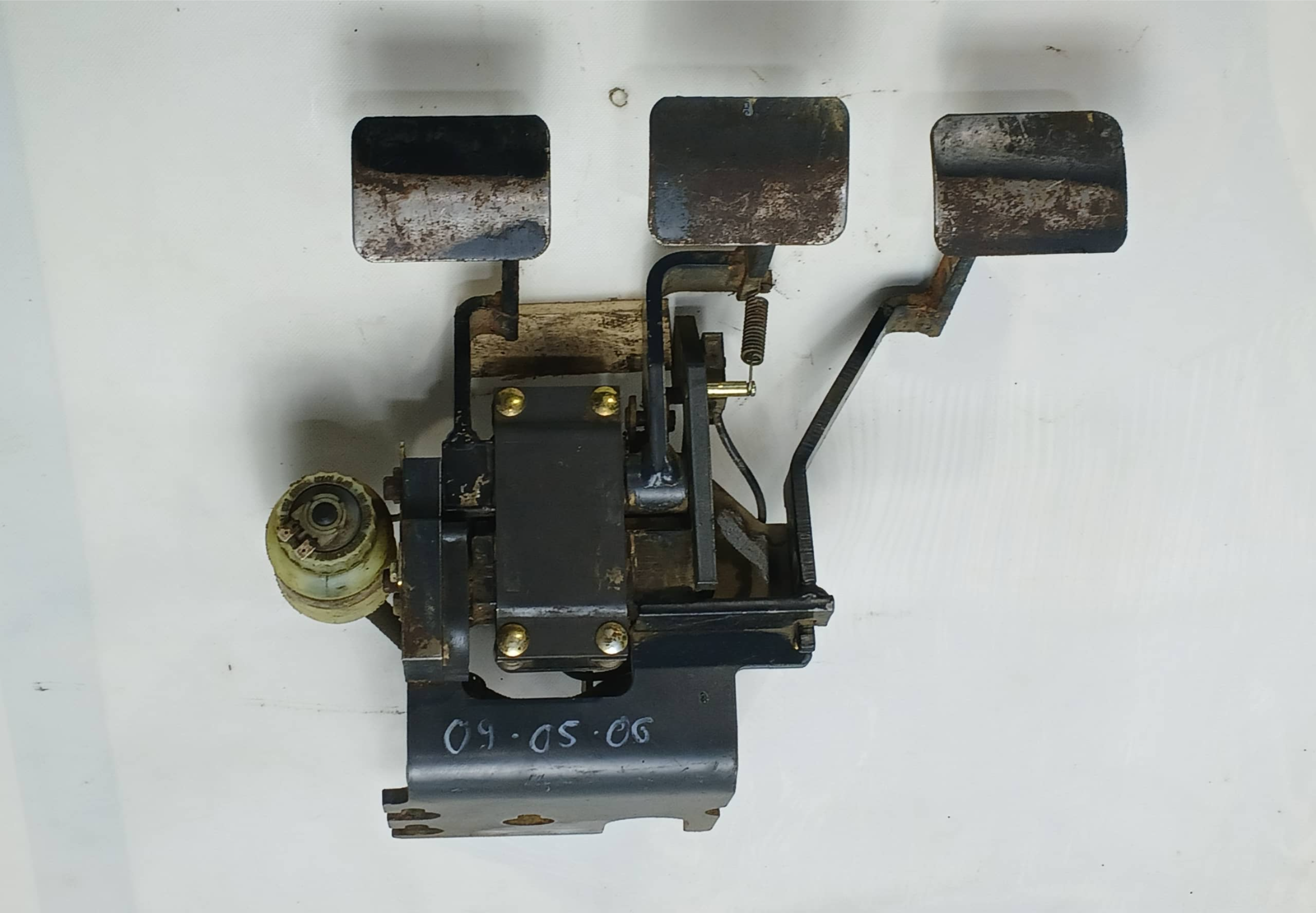 Педальный узел Linde E16